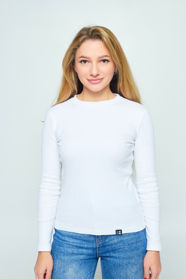 Women's longsleeve in a scar. Color: White